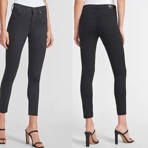Express NWT Mid Rise Skinny Supersoft Black Jeans SHORT